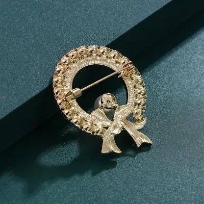 Cubic Zircon Round and Bow Hijab Brooch